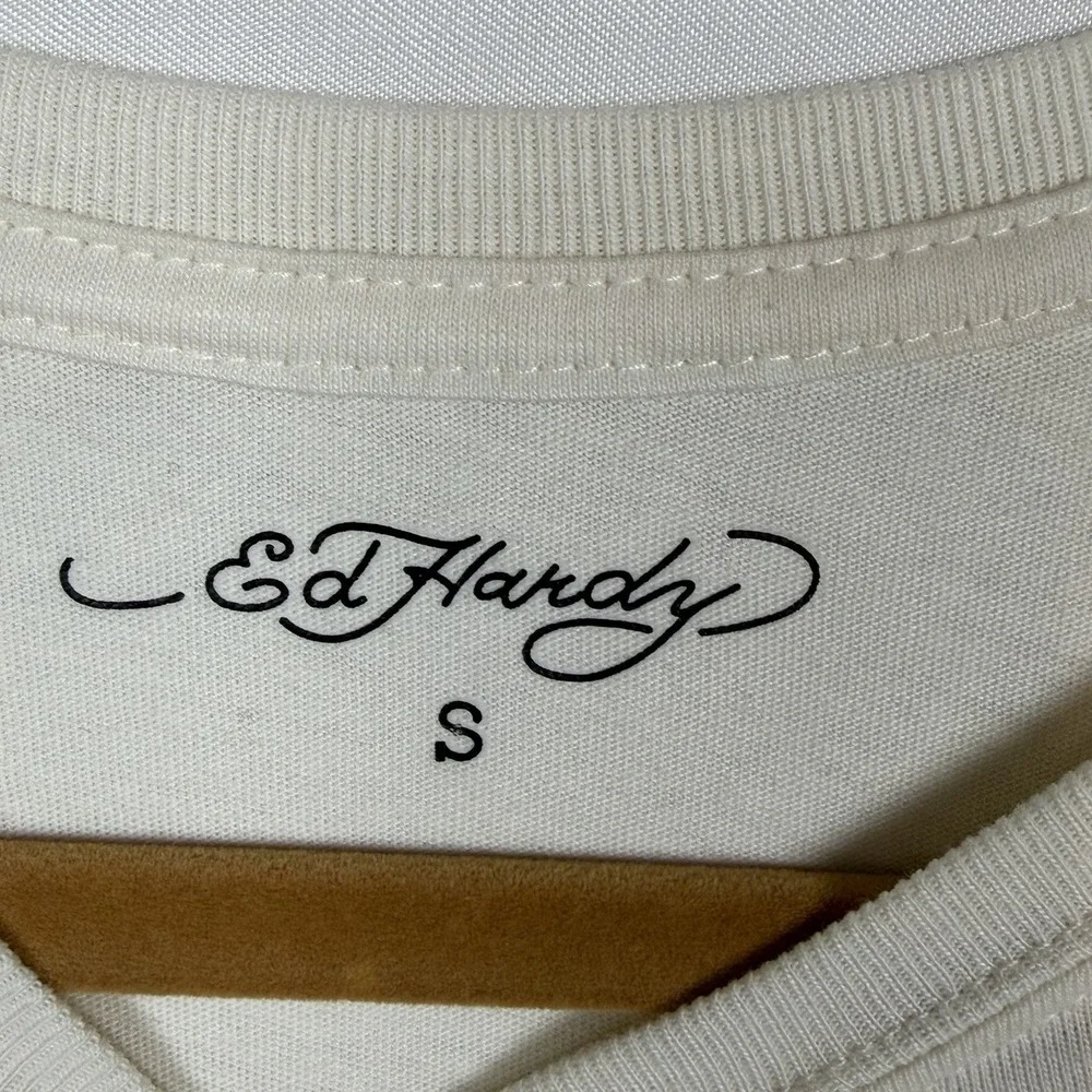 Ed Hardy Deh Corps Graphic Tee Small Ivory Rose Skull Wings Y2K NWT - Picture 4 of 6